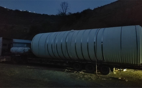 肃北圆桶运输途中