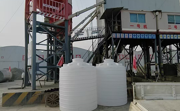 肃北立式运输桶交付案例｜全新PE材质 · 多行业适配 · 批量稳定供应